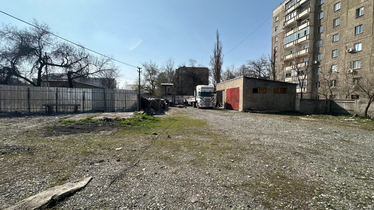 Стройка на пересечении улиц Герцена и Чуйкова в Бишкеке законна – Госстрой
