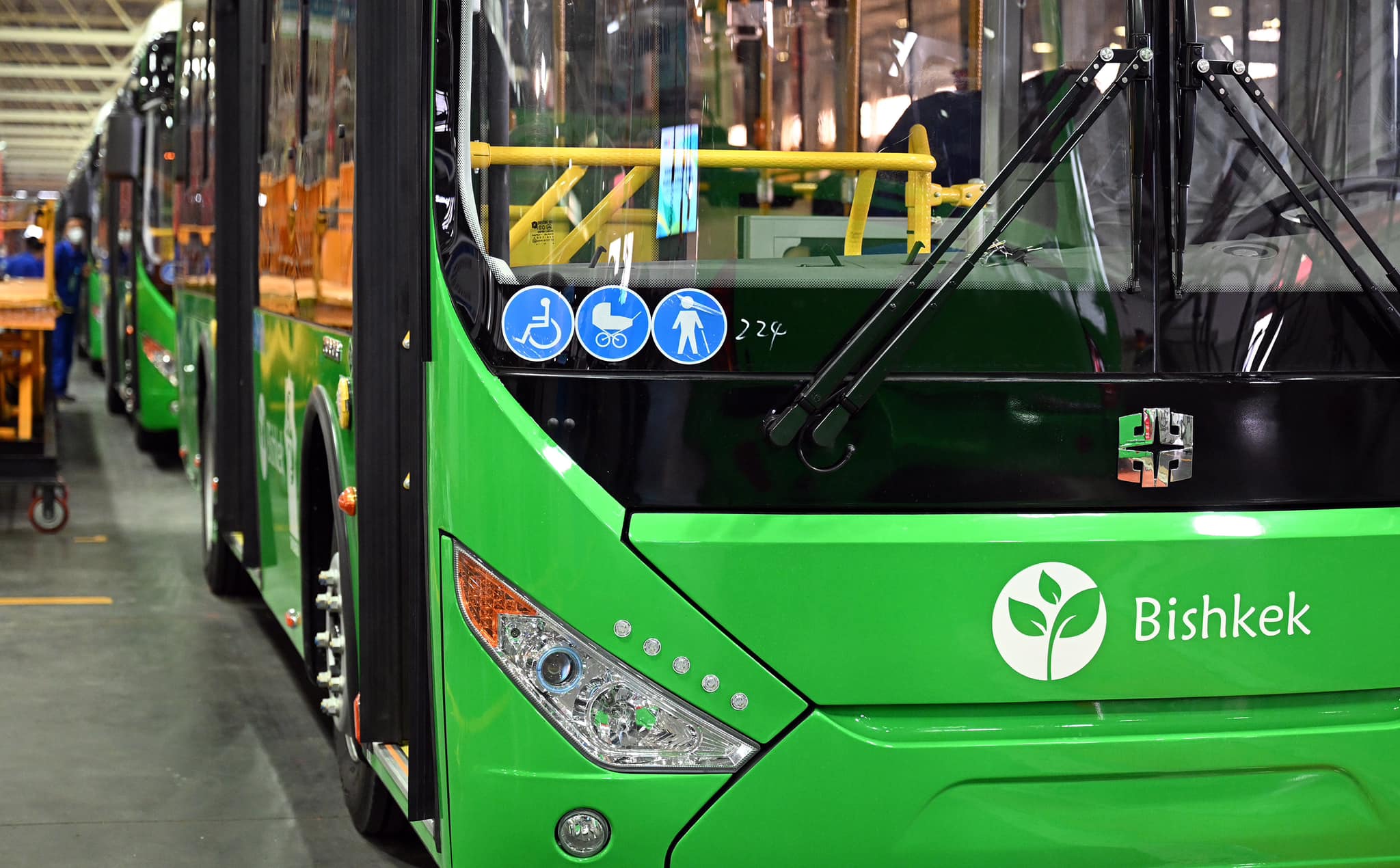 Мэрия Бишкека планирует передать Токмоку и Балыкчы 13 пассажирских автобусов