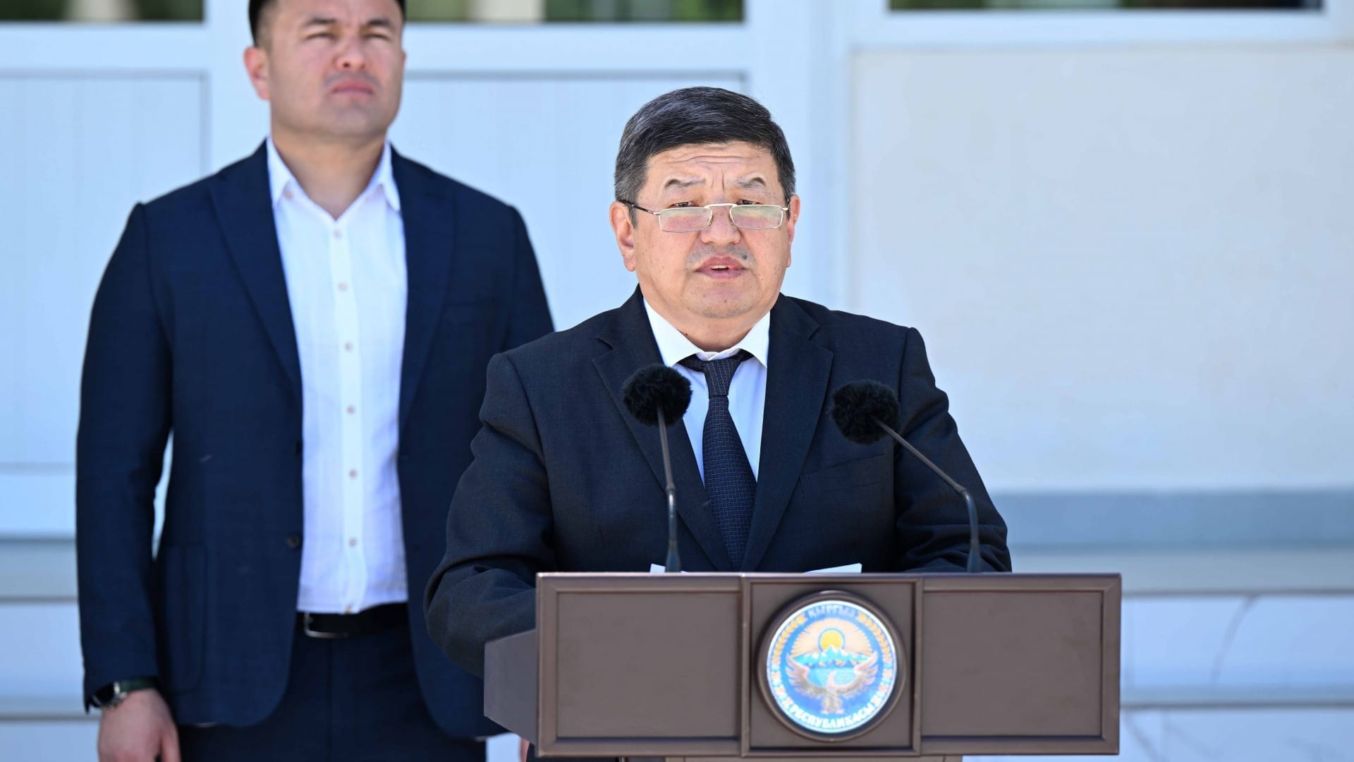 За последние три года в Кыргызстане построено 214 новых школ – Акылбек Жапаров