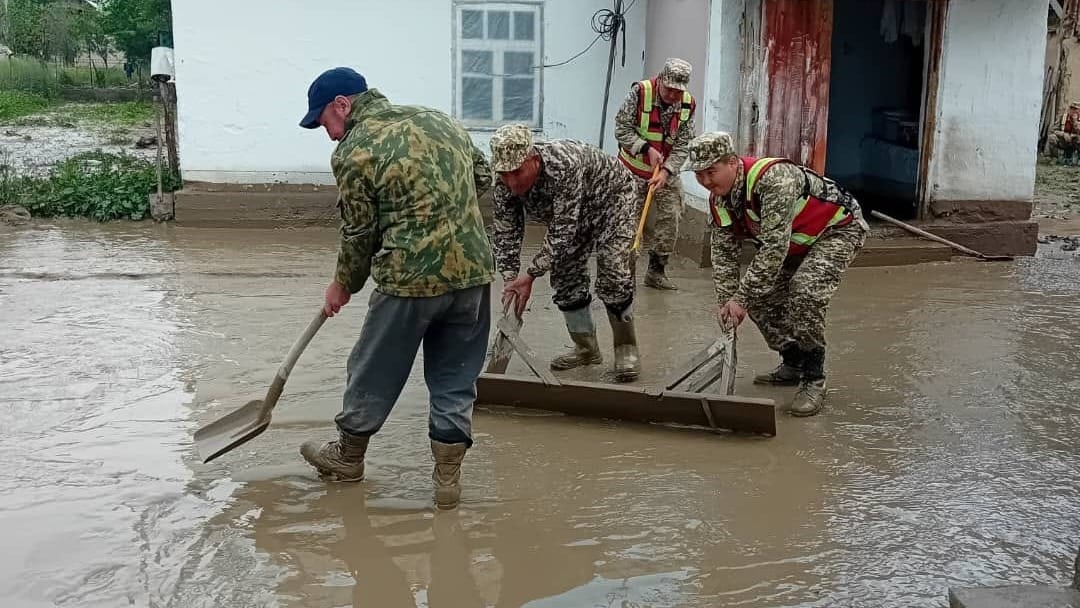 В Аксыйском районе ввели режим ЧС – затопило 56 домов