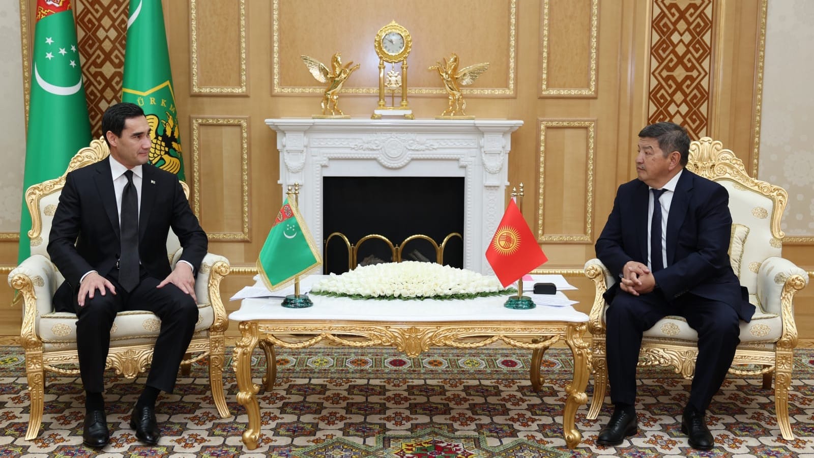 Акылбек Жапаров предложил президенту Туркменистана задействовать весь потенциал сотрудничества