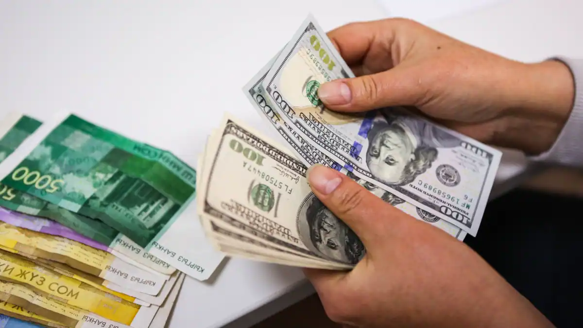 Нацбанк приостановил действие лицензии обменного бюро «Глобал валюта»