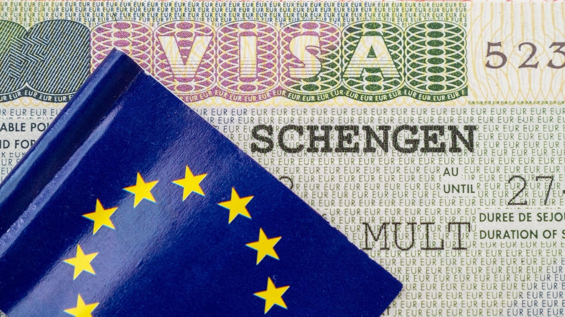 Кыргызстанцам чуть реже отказывали в шенгенских визах в 2023 году