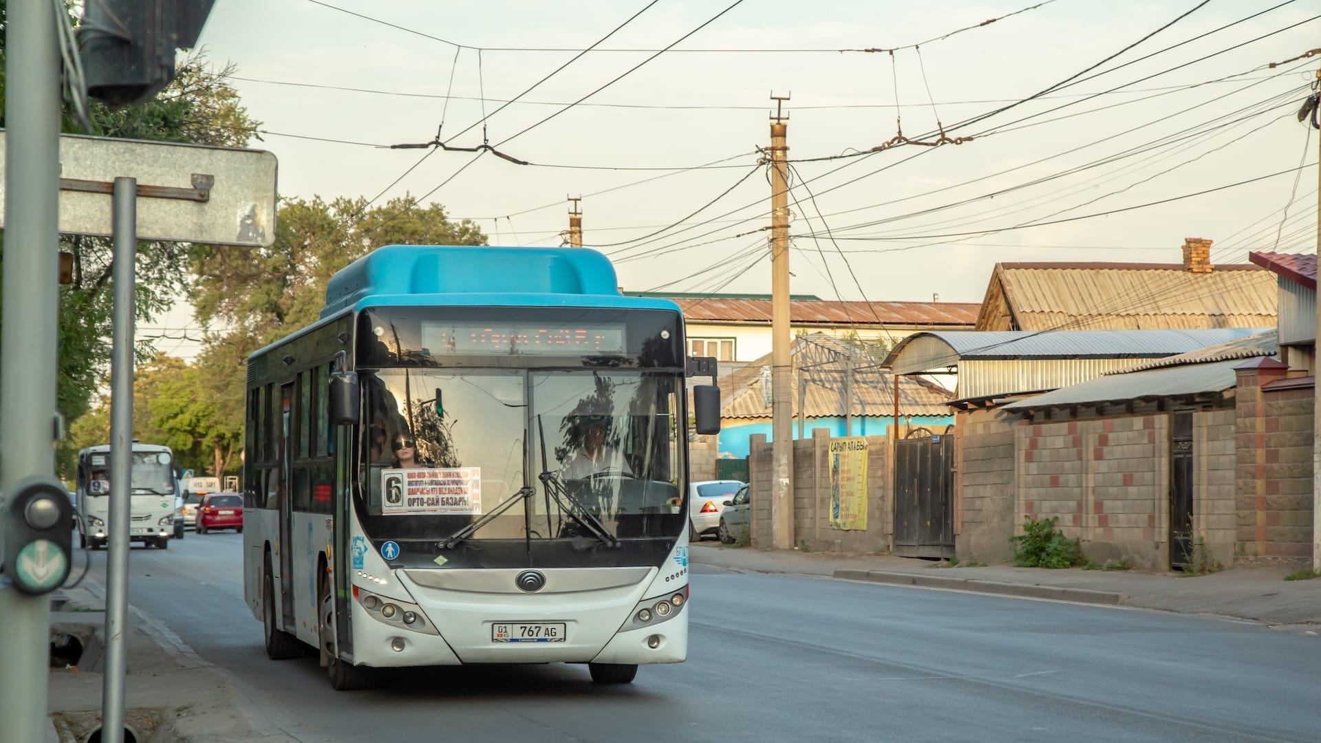 В Бишкеке открыли часть улицы Байтик Баатыра – изменены маршруты автобусов