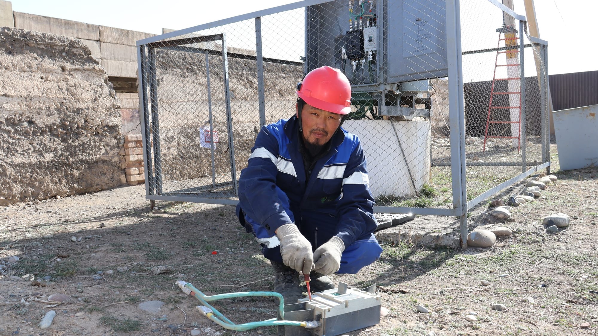 В Нарынской и Иссык-Кульской областях отключат электричество — график на 5 июня