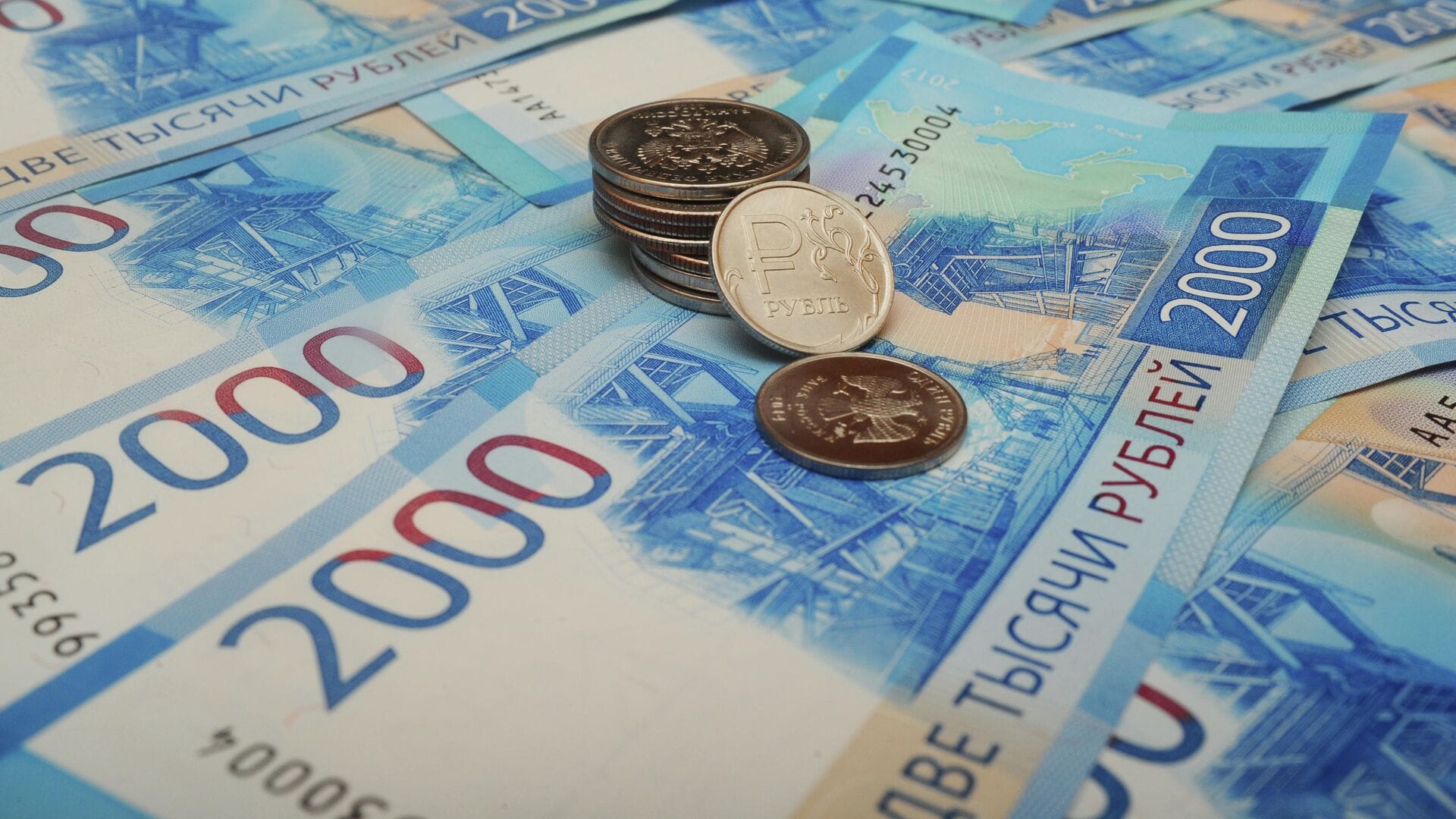 Рубль немного подешевел по отношению к сому – официальный курс валют