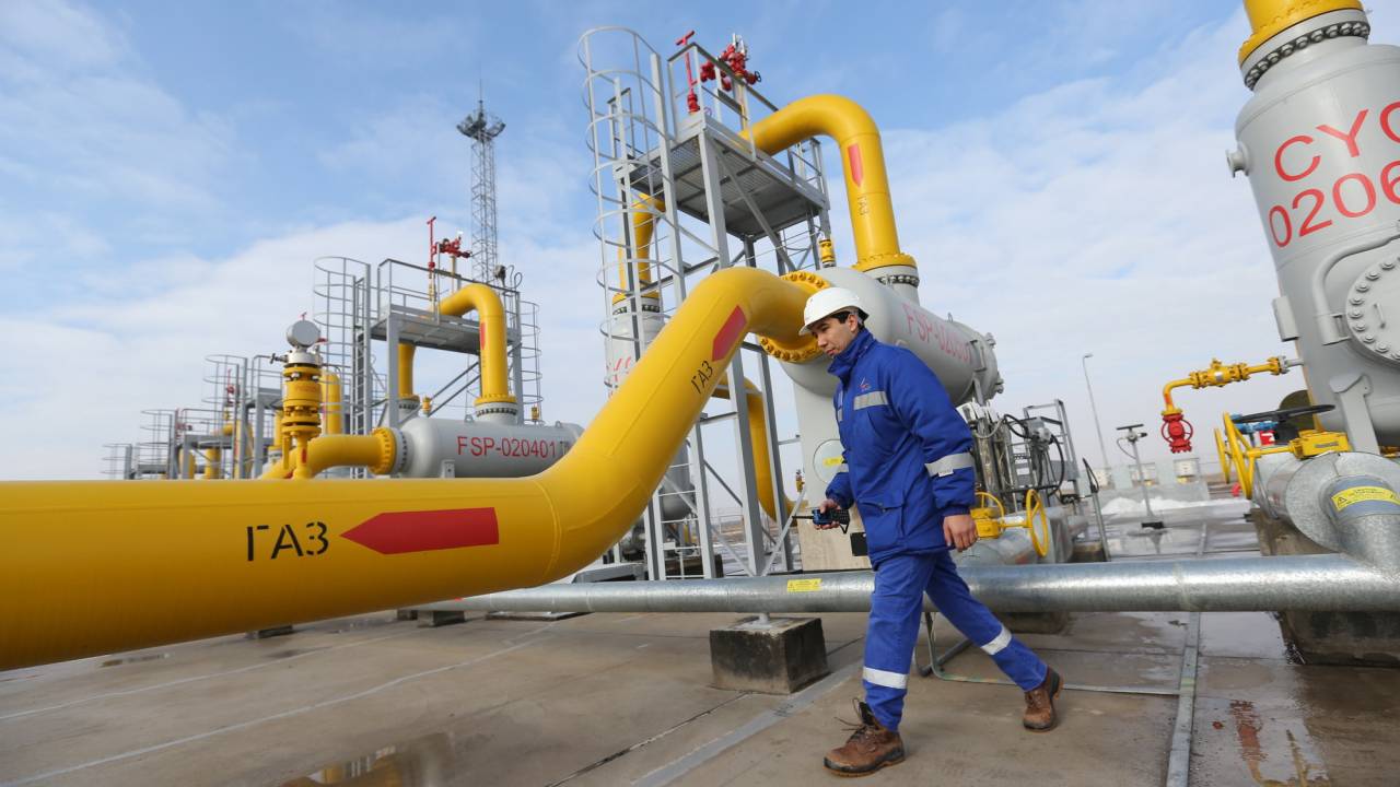 Казахстан и «Газпром» подписали контракты на транзит газа в Кыргызстан и Узбекистан
