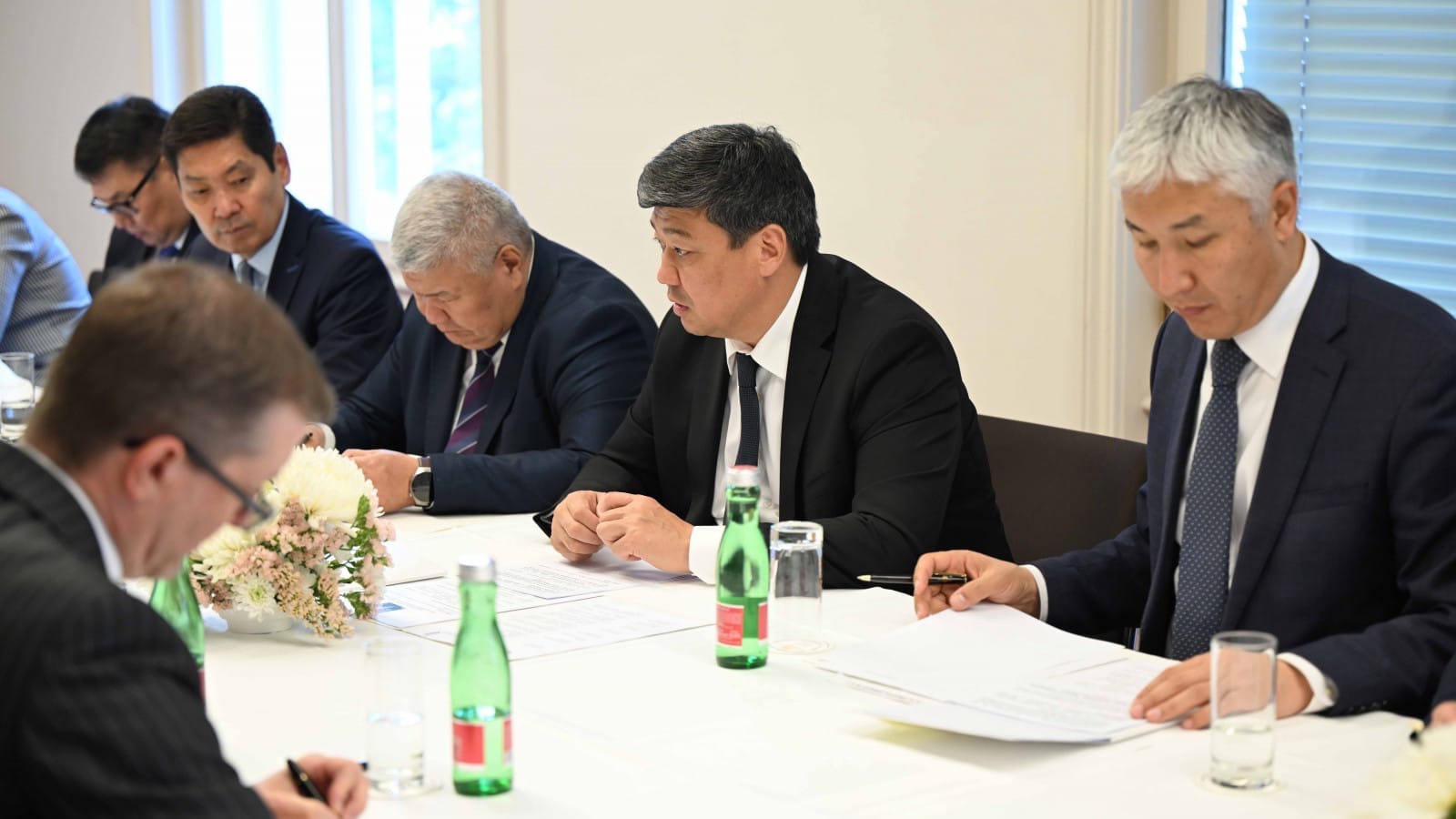 Кыргызстан и Global Hydro Energy обсудили развитие сотрудничества в области энергетики