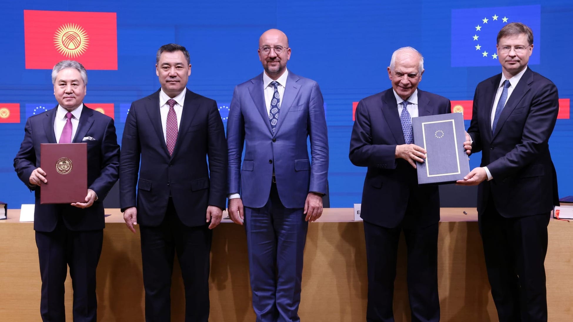 Кыргызстан и ЕС подписали Соглашение о расширенном партнерстве и сотрудничестве – ФОТО