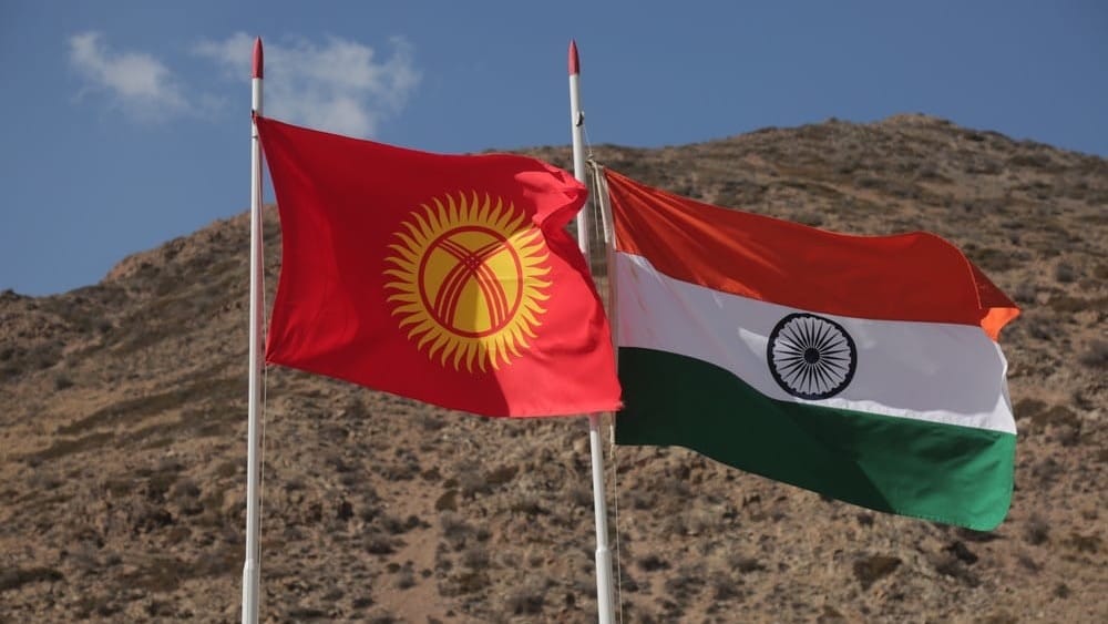 Садыр Жапаров ратифицировал протокол о грантовой помощи Индии Кыргызстану