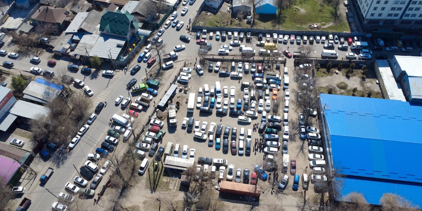 На Аламединском рынке построят многоярусную парковку на 237 мест