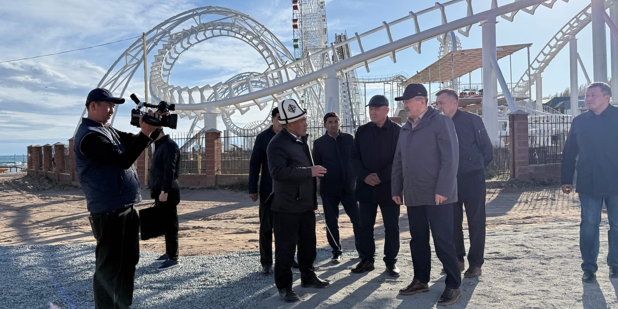 Адылбек Касымалиев проверил ключевые стройки на Иссык-Куле — фото