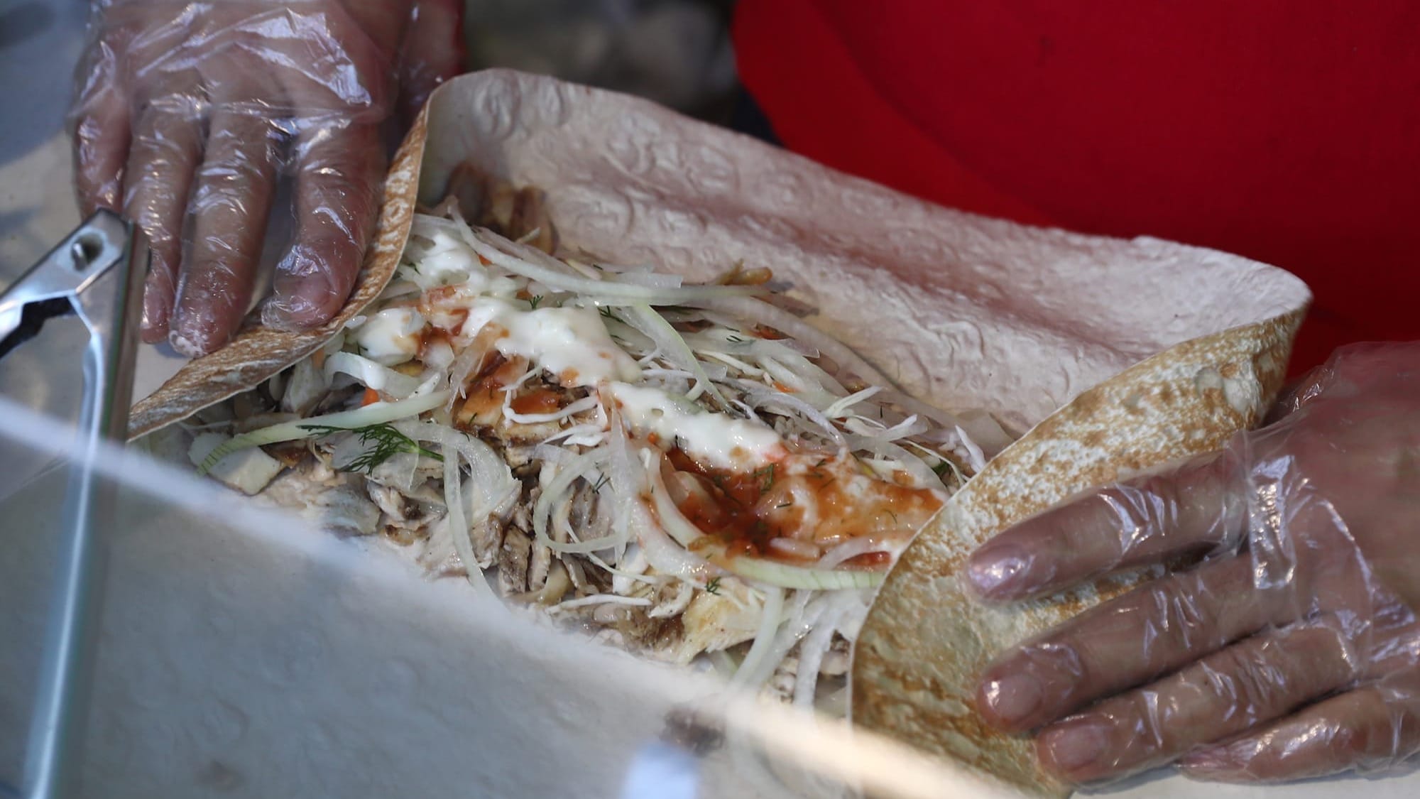 Массовое отравление в Бишкеке: после употребления шаурмы пострадали 12 человек