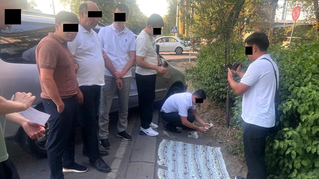 ГКНБ задержал вице-мэра Бишкека по подозрению в вымогательстве $35 тысяч