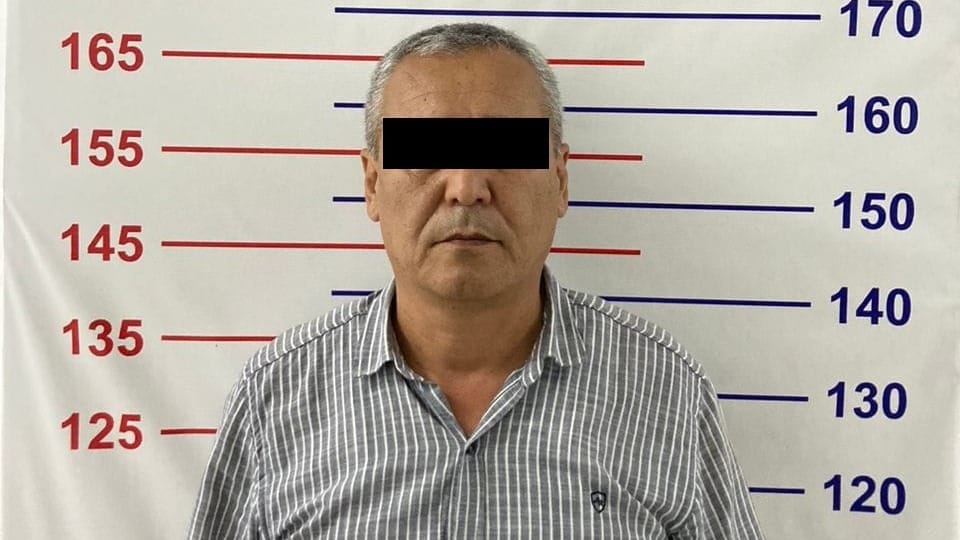 ГКНБ задержал санитарного врача ЦГСЭН Бишкека по подозрению в вымогательстве взяток