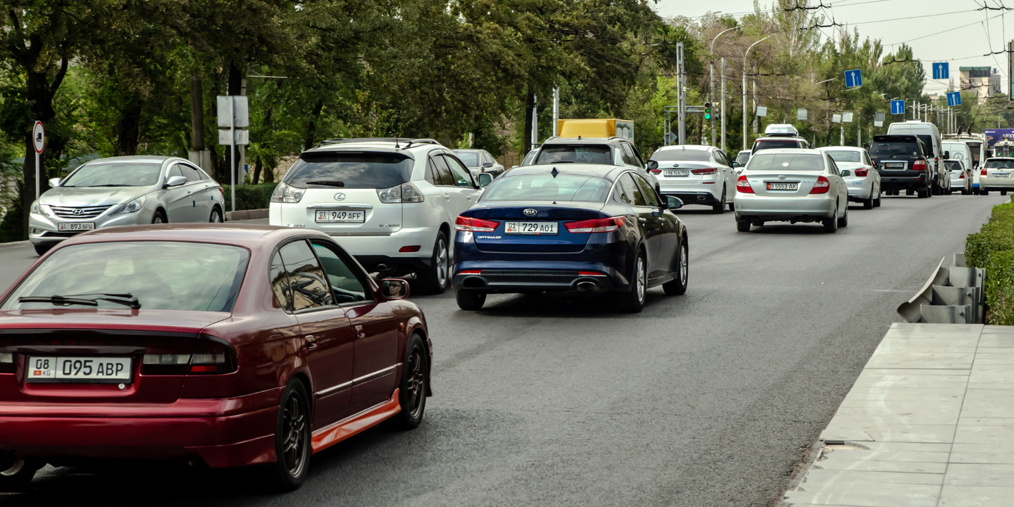 Участки улиц Киевская и Токтогула в Бишкеке временно стали двусторонними