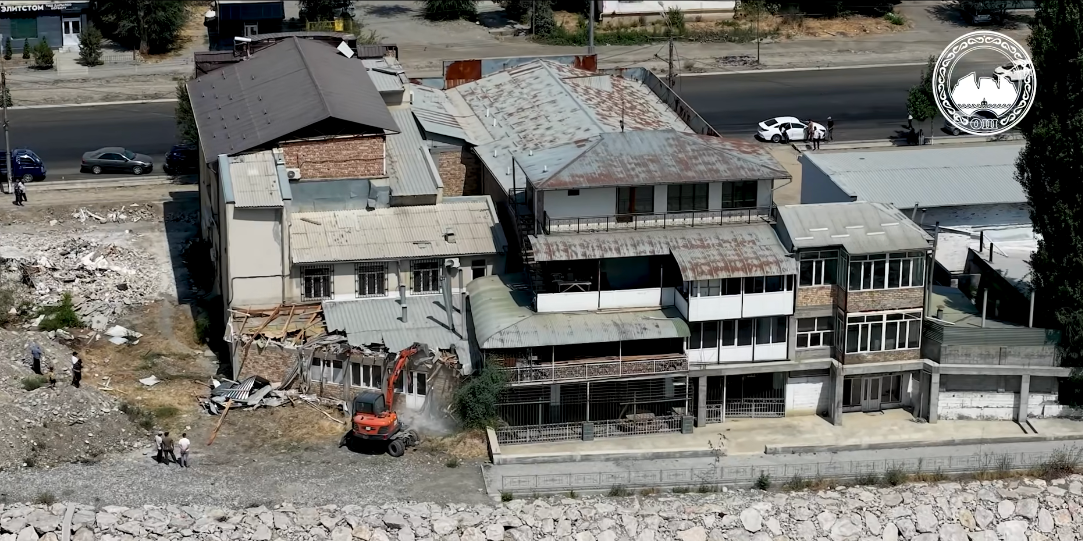 В Оше под снос попала недвижимость бывших высокопоставленных чиновников (фото, видео)