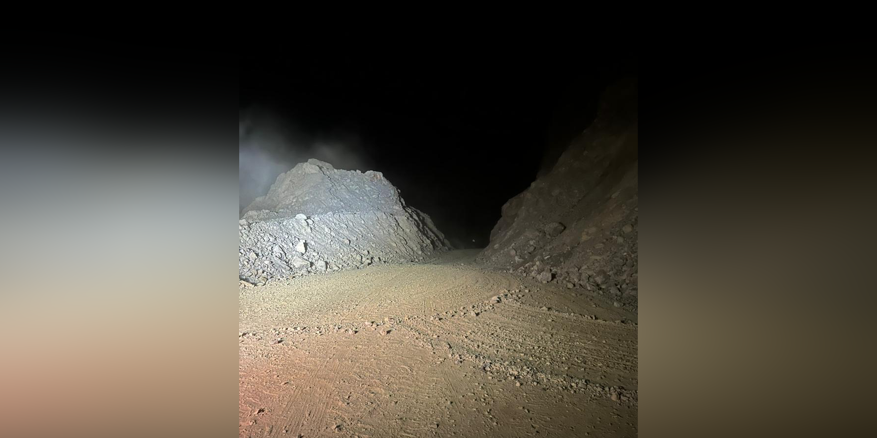 Движение по альтернативной трассе Север – Юг открыли в одну полосу после 16 дней расчистки последствий камнепада