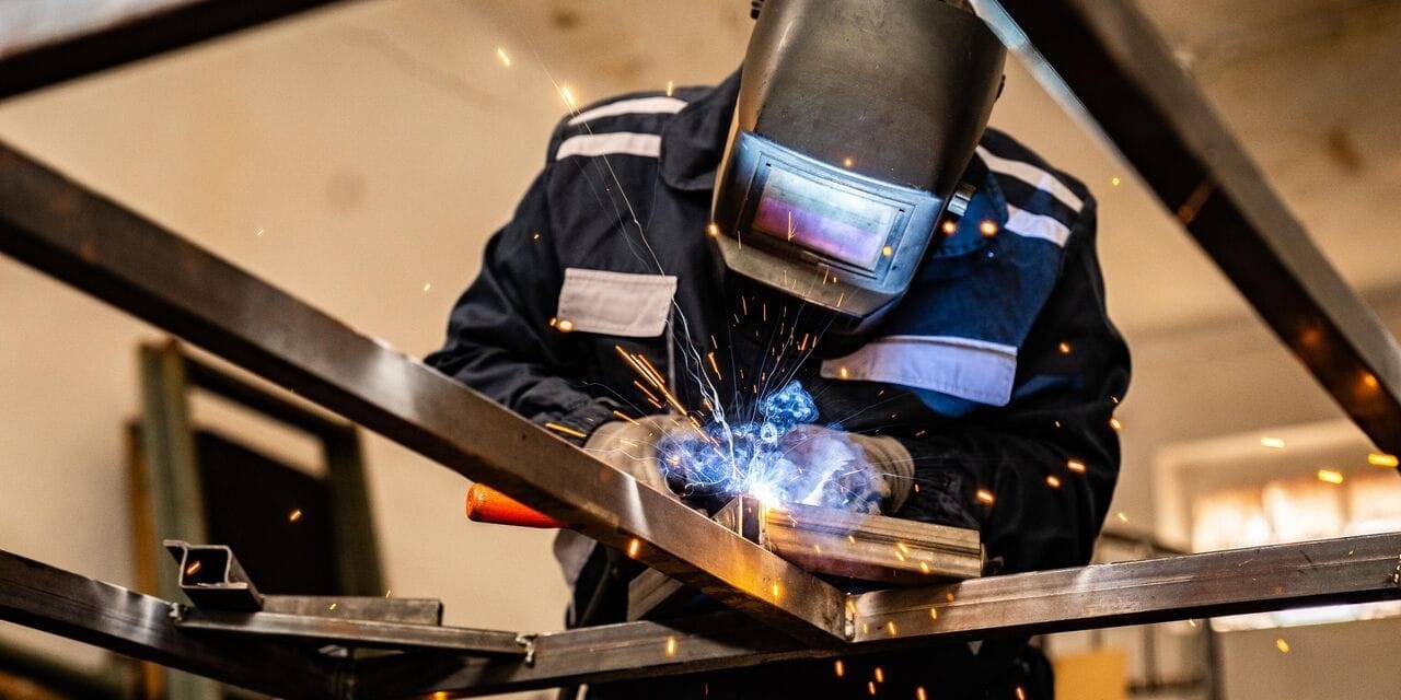 Кыргызстан и Южная Корея обсудили трудоустройство специалистов-сварщиков