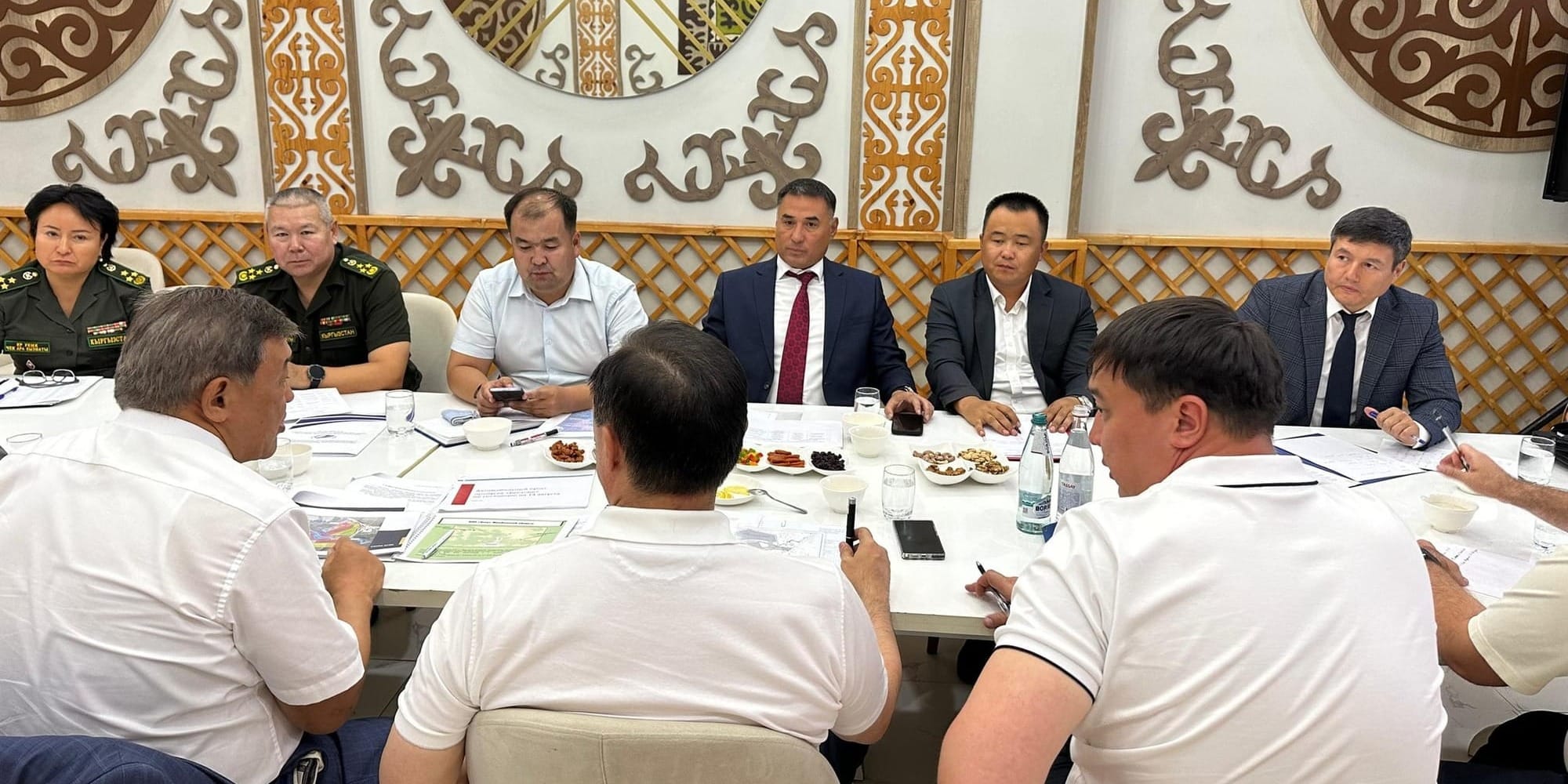 Встреча министров КР и РК на КПП «Ак-Жол». Фото: Минтранс.