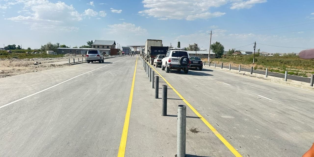 В Таласе завершают благоустройство территории вокруг КПП «Чон-Капка»