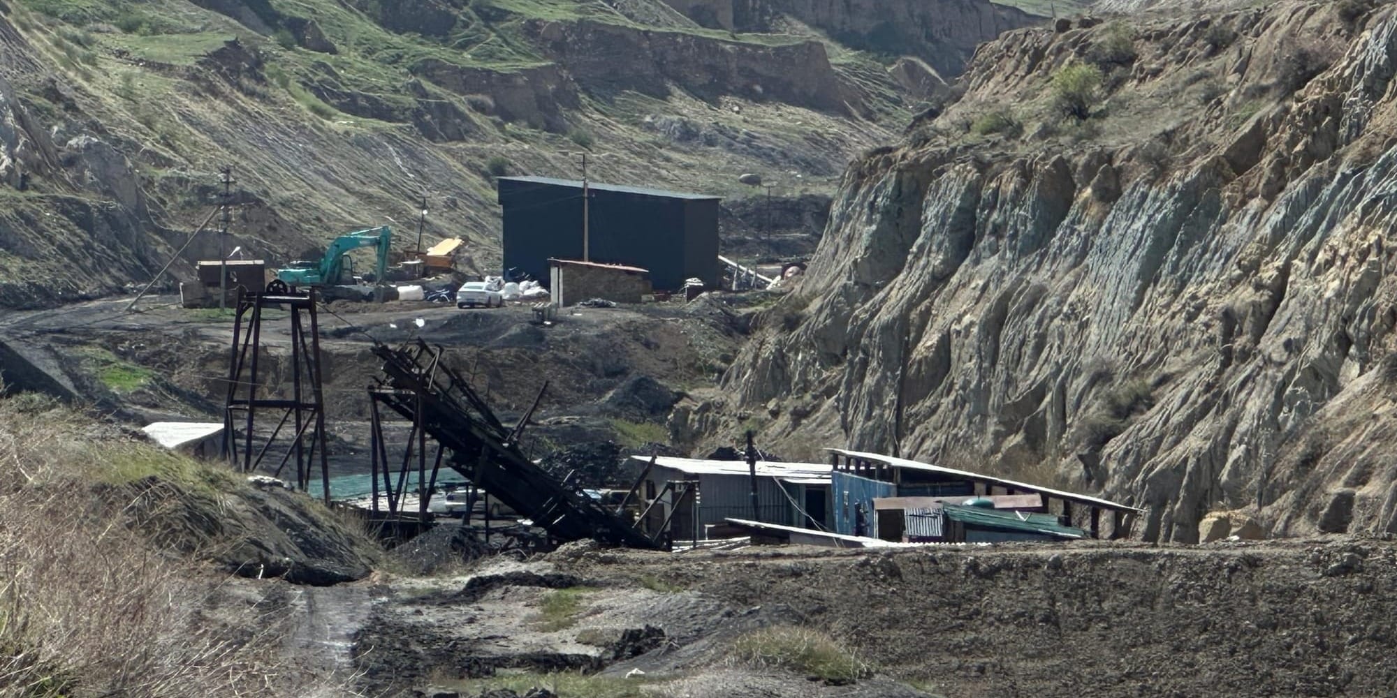 В Баткенской области ко Дню независимости запустят две новые угольные шахты