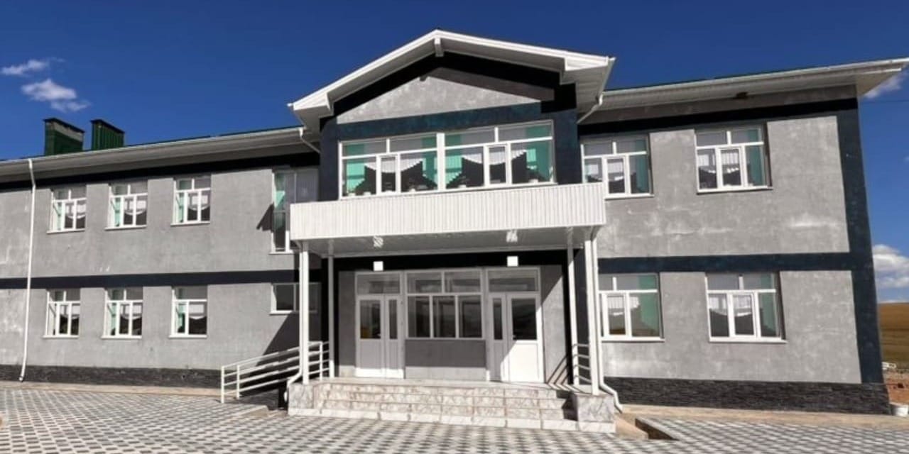 В Нарынском районе завершено строительство новой школы на 150 учеников