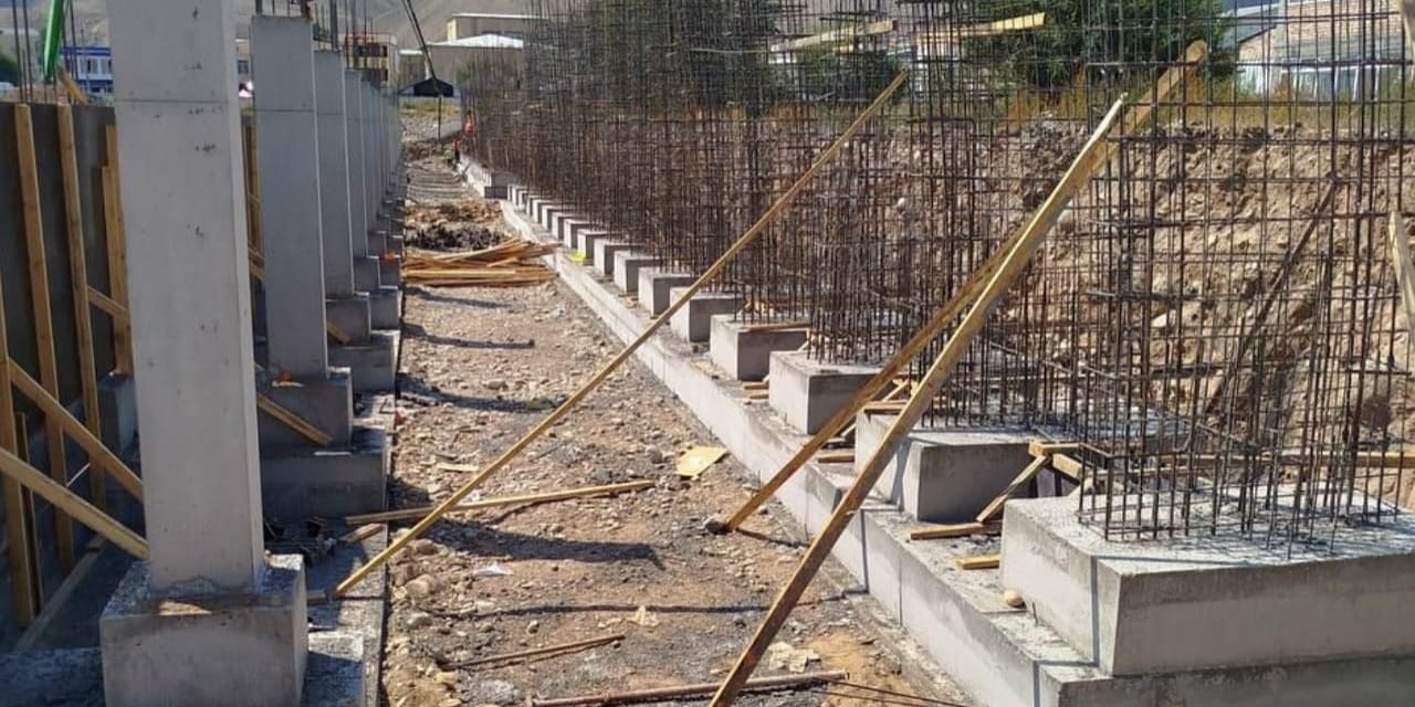 Минстрой показал, как строят стадион на 4.5 тысячи зрителей в Нарыне