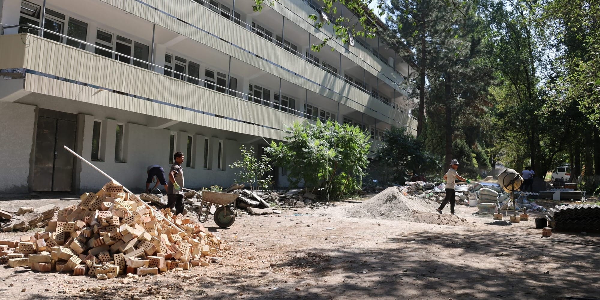 И.о. Минсоцтруда проверил Нижне-Серафимовский дом престарелых после жалоб на жестокое обращение — итоги