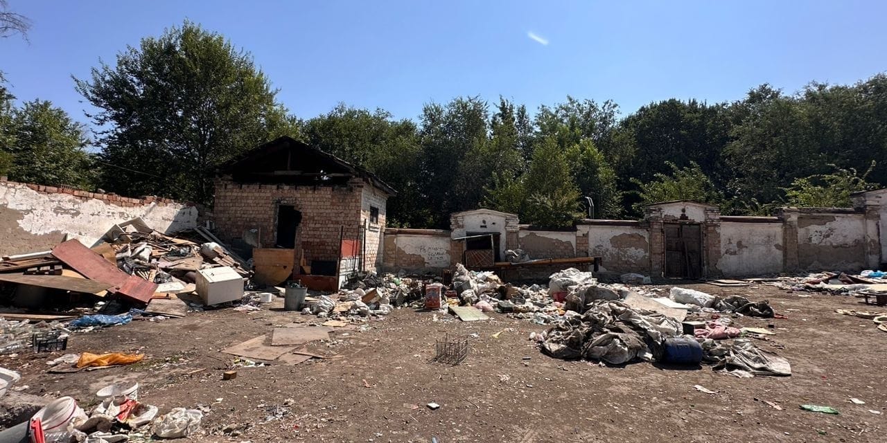 Бишкекская мэрия через суд вернула участок в парке имени Фучика