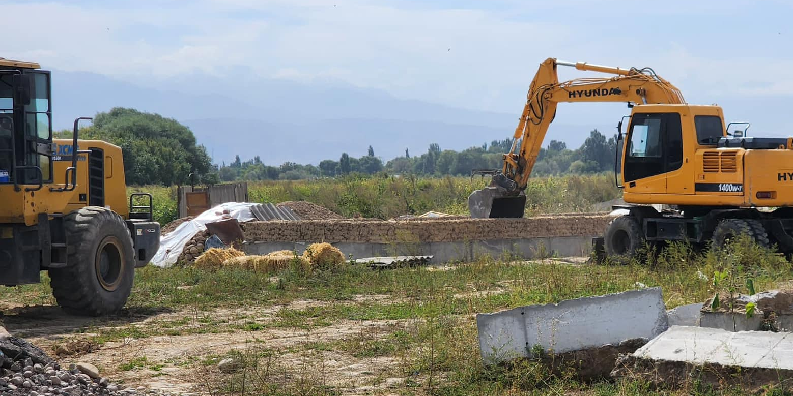 В Маевке снесли 17 незаконных построек