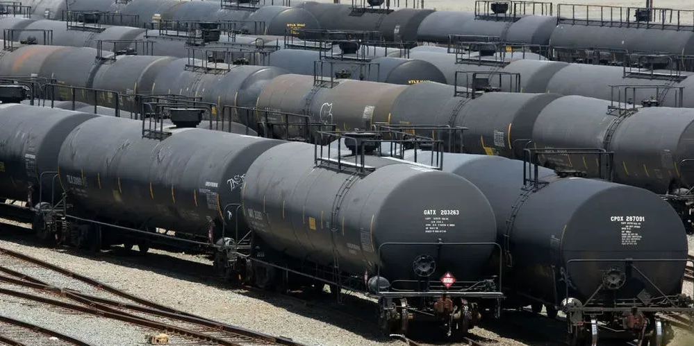 Госдума РФ ратифицировала протокол о поставках нефти и нефтепродуктов в Кыргызстан