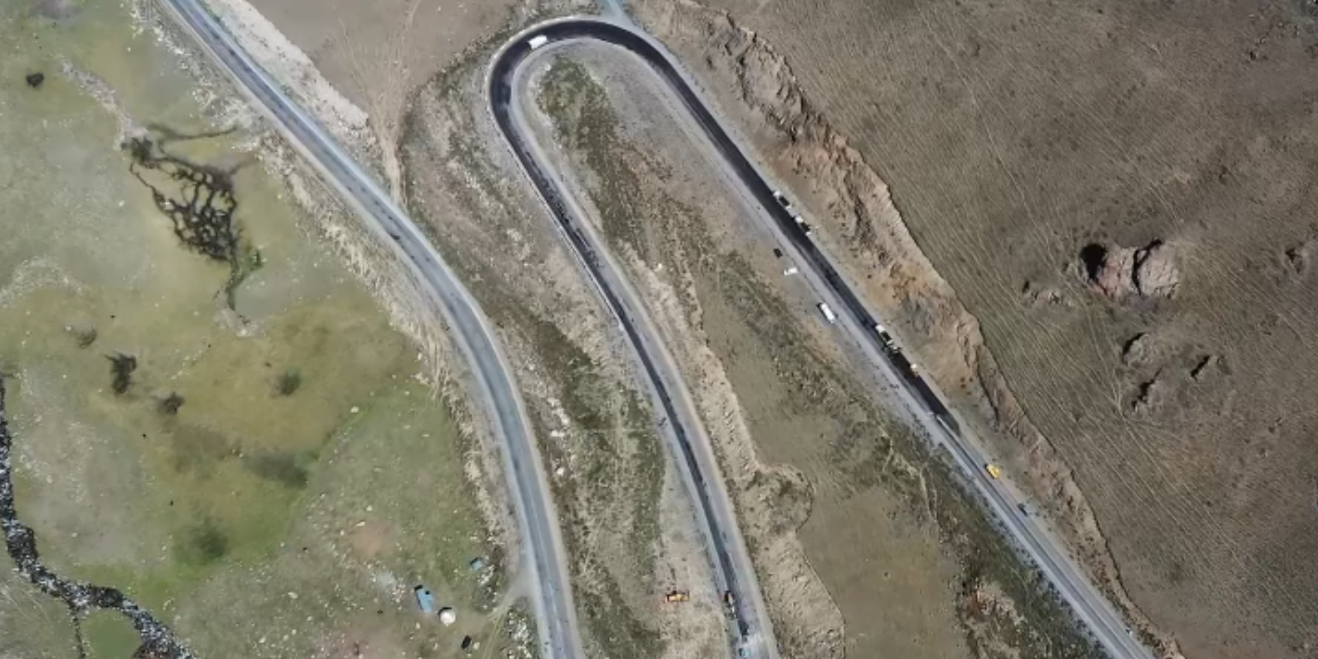 На перевале Отмок асфальтируют участок автодороги Суусамыр – Талас – Тараз