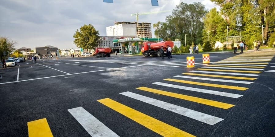 В Бишкеке на 50 дней раньше срока после капремонта открыли участок улицы Курманжан Датки — фото