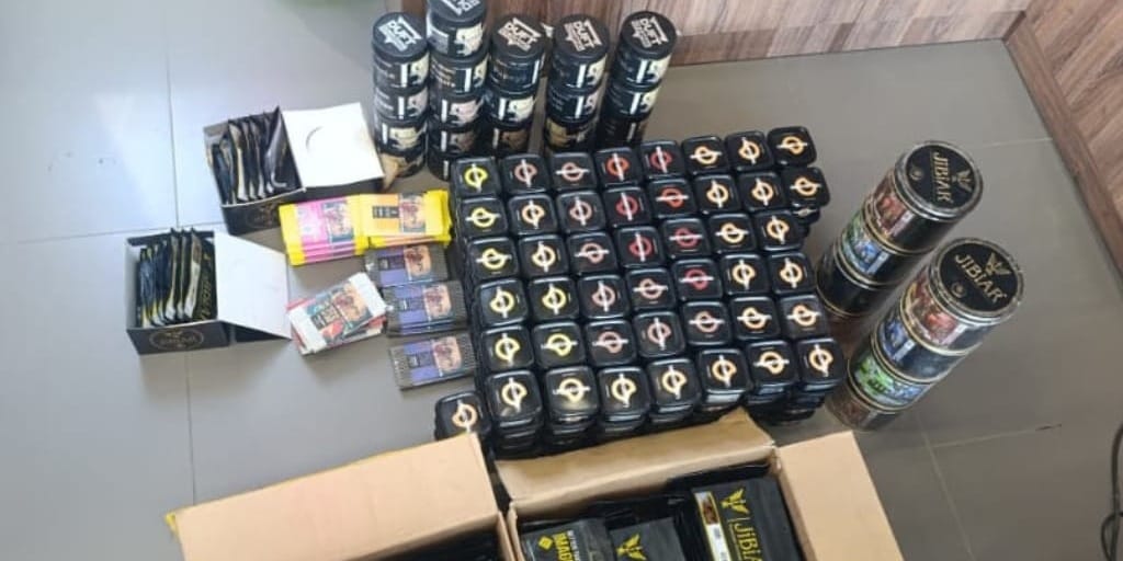 Налоговая служба изъяла в Оше незаконный табак для кальяна на 200 тысяч сомов