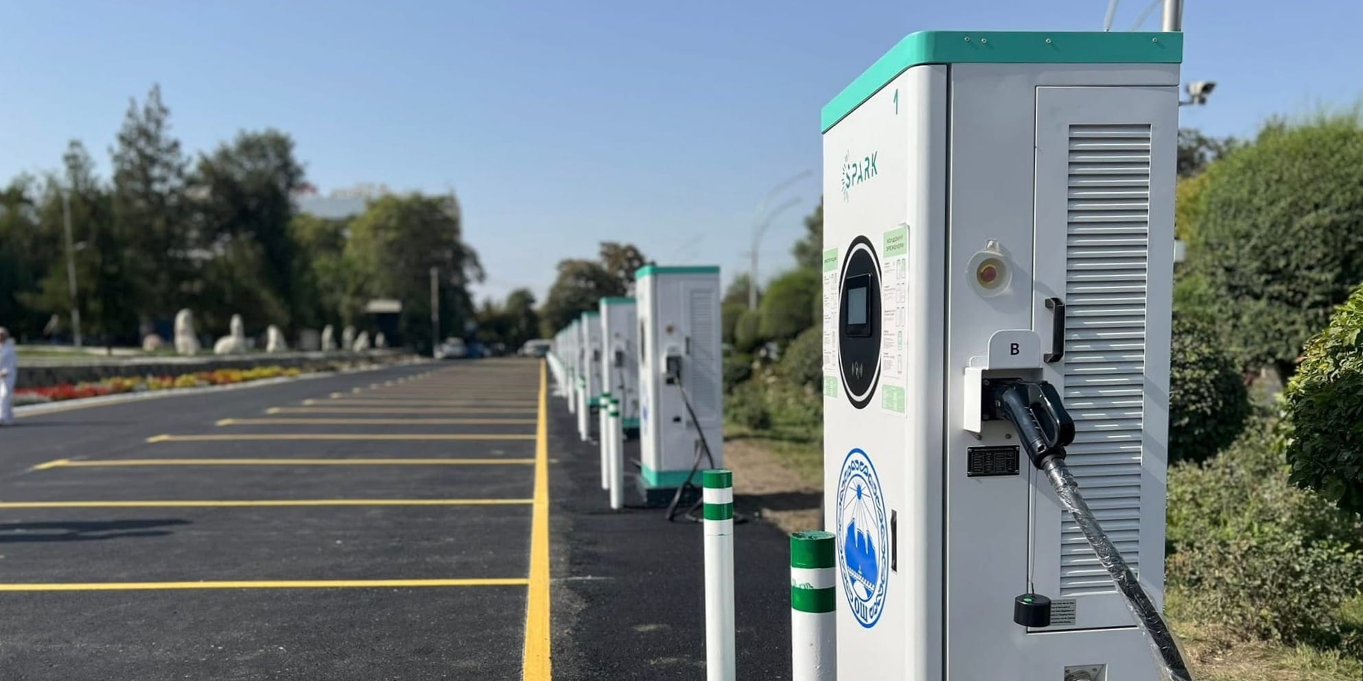 В Оше сданы в эксплуатацию 20 зарядных станций для электромобилей