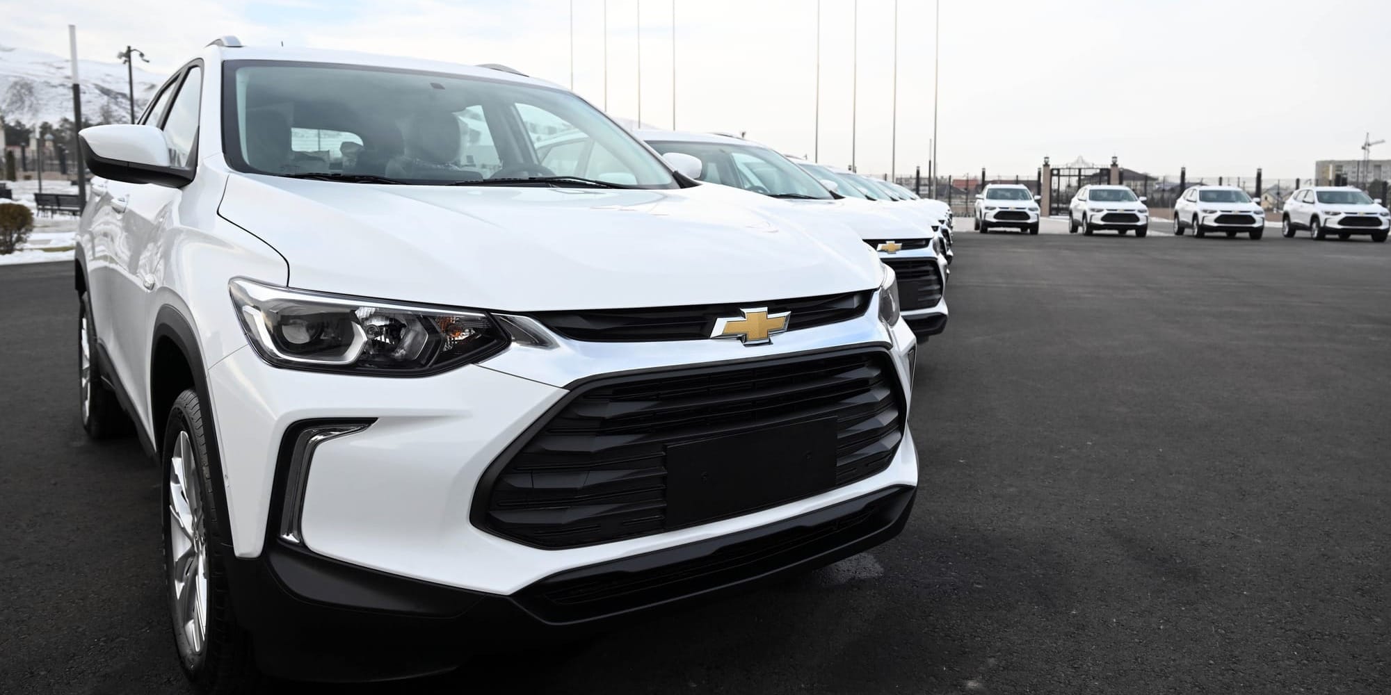 Чиновникам Кыргызстана разрешили закупать более дорогие авто — до 5 млн сомов