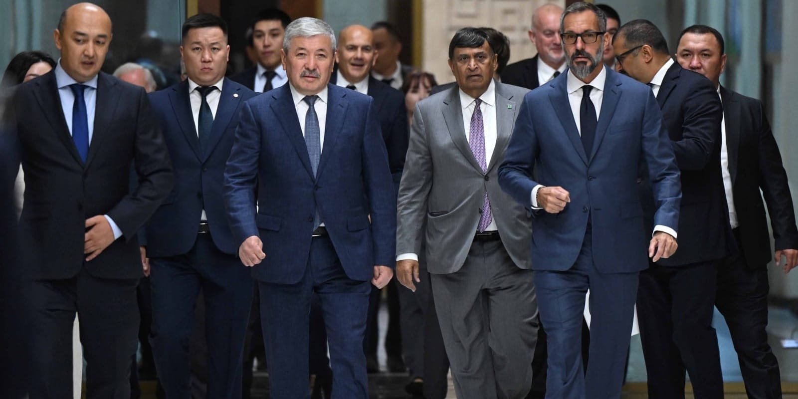 Адылбек Касымалиев встретился с принцем Рахимом Ага Ханом V — что обсудили