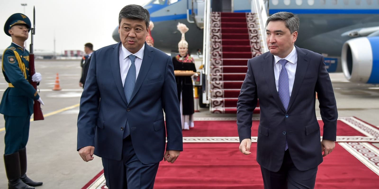 В Бишкек прибыл премьер-министр Казахстана Олжас Бектенов