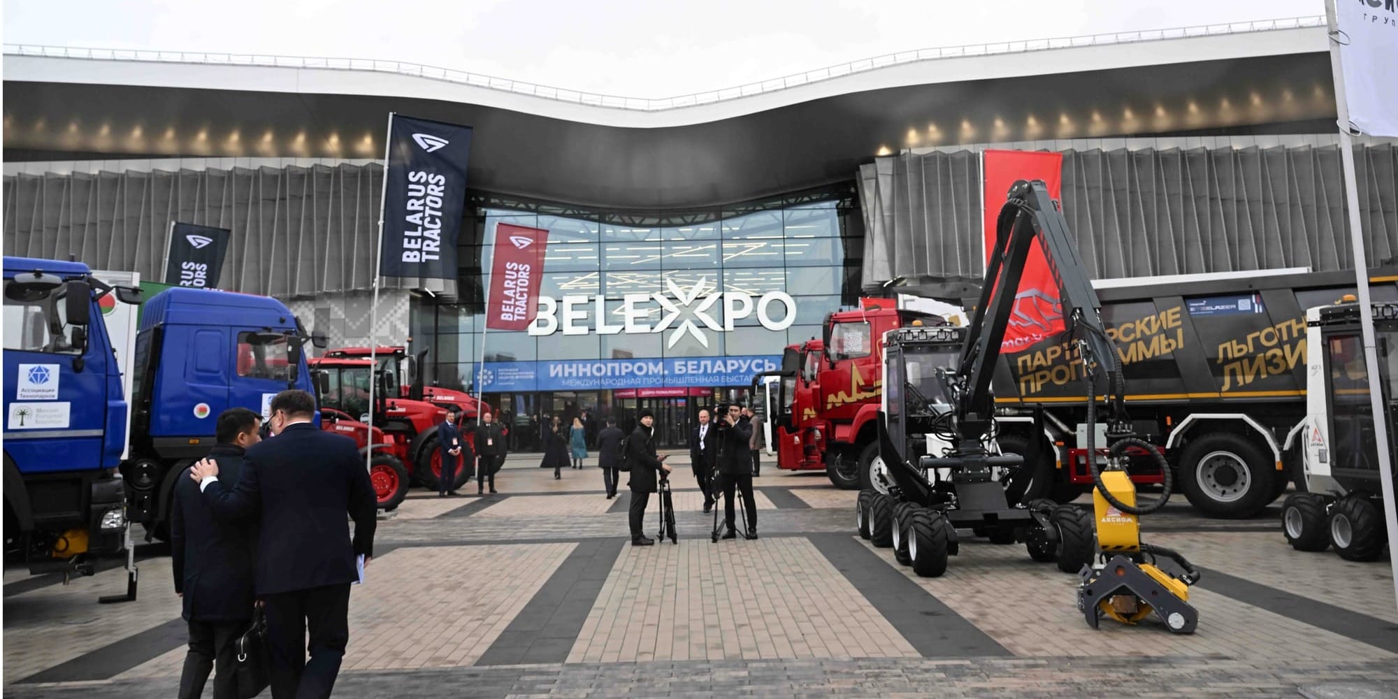 Кыргызстан презентовал промышленную продукцию на выставке в Беларуси