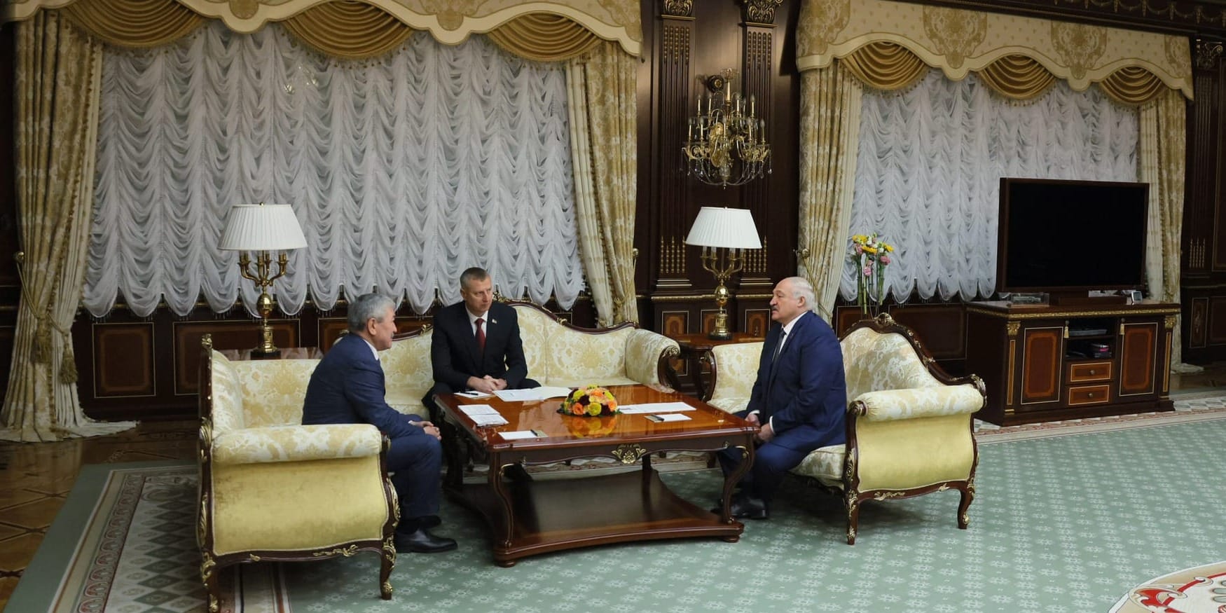 Лукашенко и Касымалиев обсудили проекты в торговле и горнодобыче