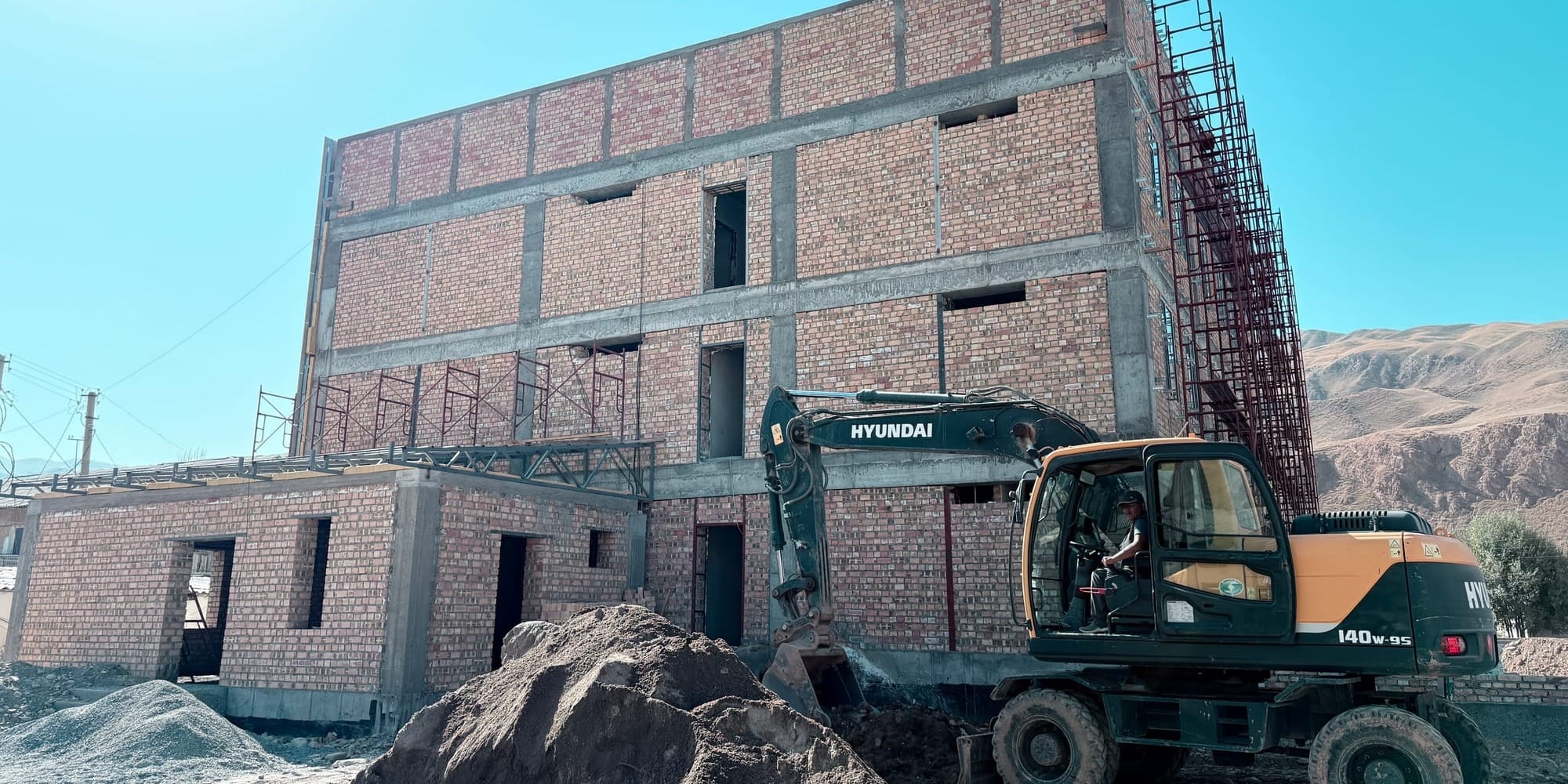 В Нарынской области в 2025 году введут в эксплуатацию пять энергообъектов на 200  млн сомов