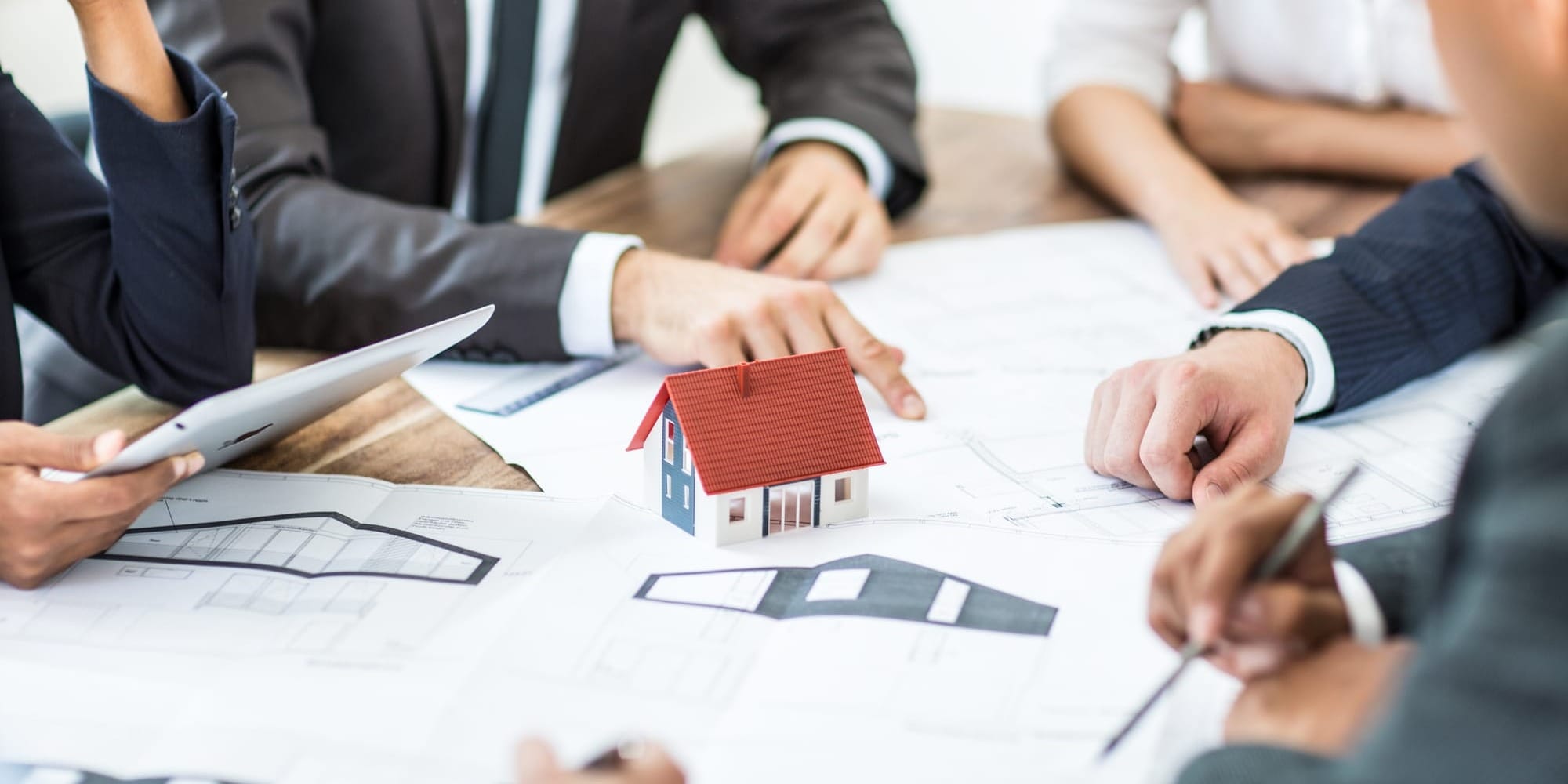 ТОП-5 требований к ДДУ с застройщиком: как обезопасить себя от потери денег и жилья?