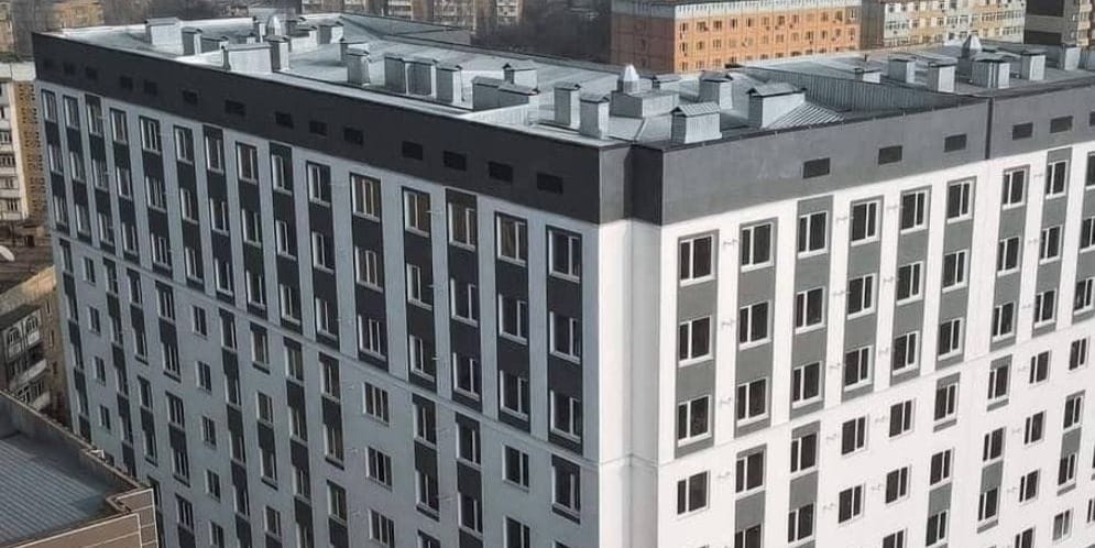 Застройщиков ЖК SunHouse plus задержали после жалобы бишкекчан на «пропавший» паркинг