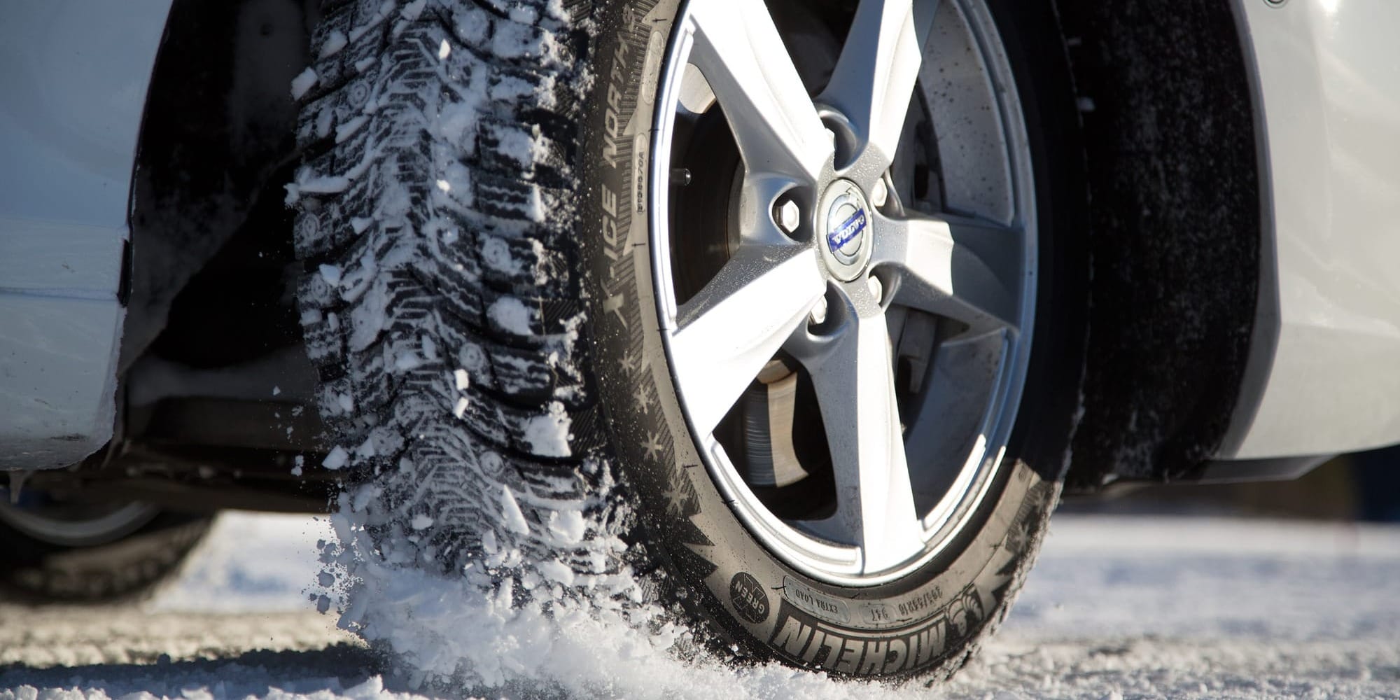 В Кыргызстане с 1 октября ожидается снег: Минтранс призвал водителей сменить летние шины на зимние