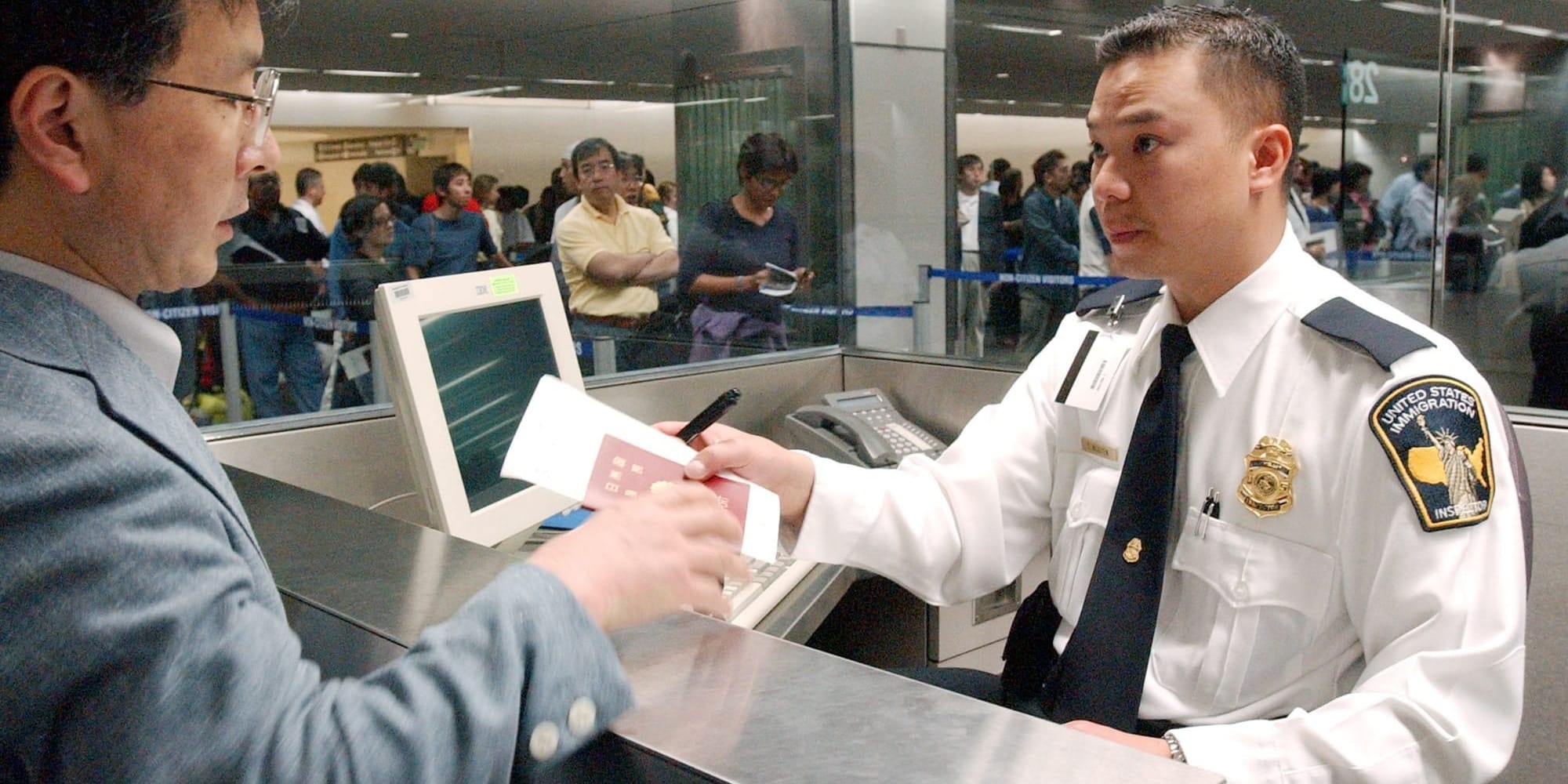 МИД разъяснил правила пребывания граждан Кыргызстана в США