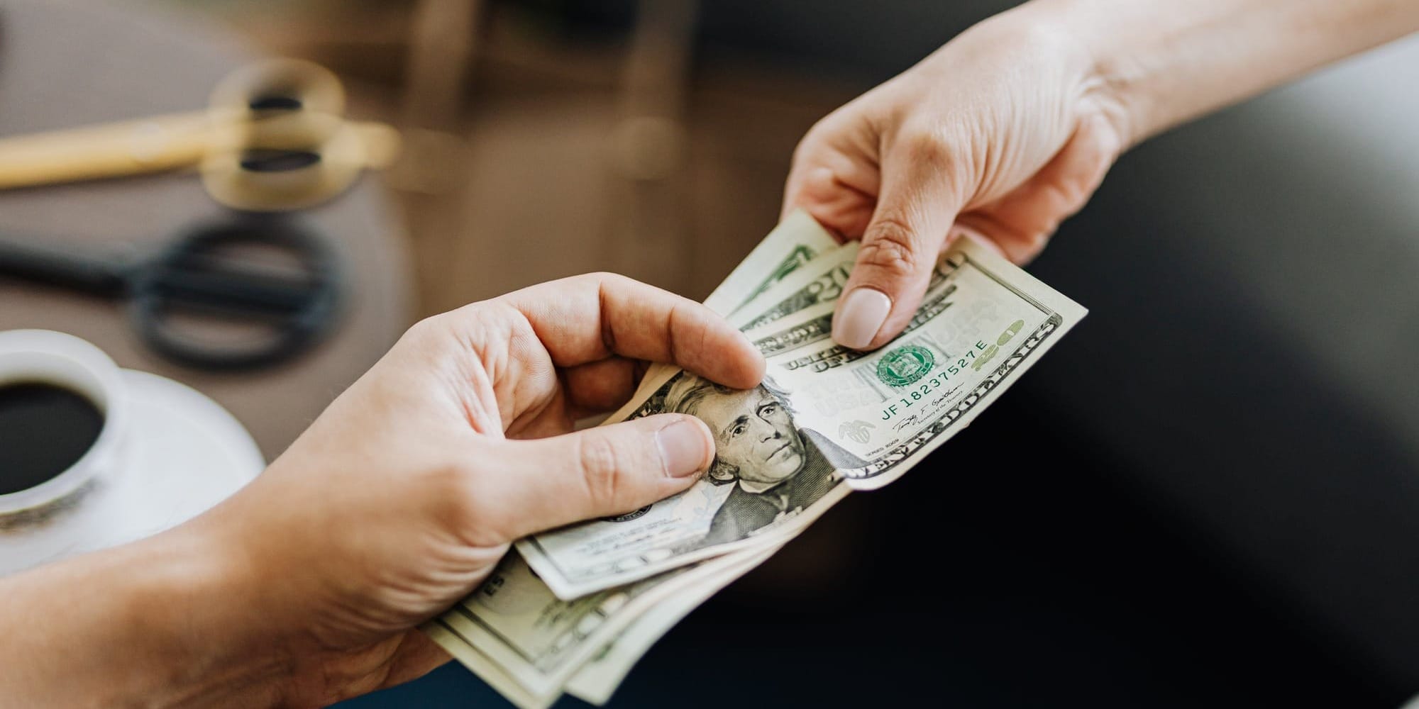 Житель Токмока получил штраф в 17.5 тысячи сомов за незаконный обмен валют