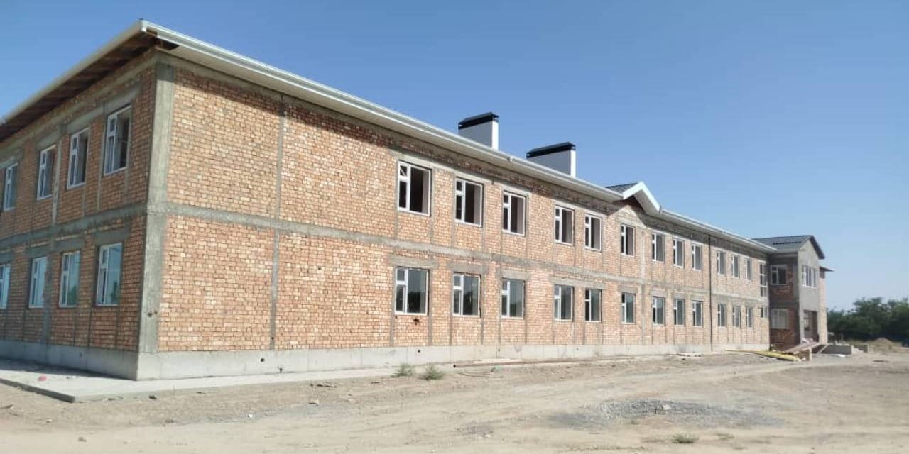 В селе Жаны-Жер Баткенской области строят школу за 164 млн сомов