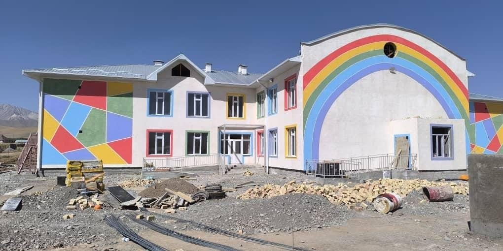 В селе Сары-Могол строят детсад на 140 мест за 86 млн сомов