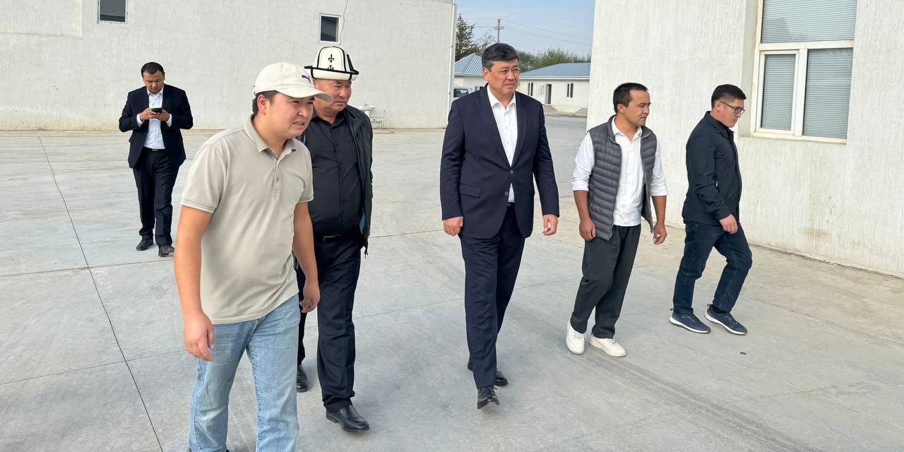 Глава Минсельхоза Бакыт Торобаев посетил Jal Agro Logistics